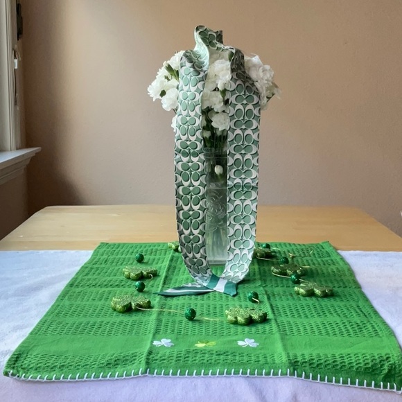 ππ§£COACH SIGNATURE PRINT SKINNY SCARF ππ§£ - Picture 4 of 16